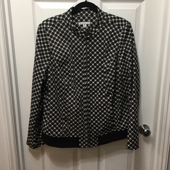 Houndstooth Printed Bomber Jacket - Picture 2 of 8